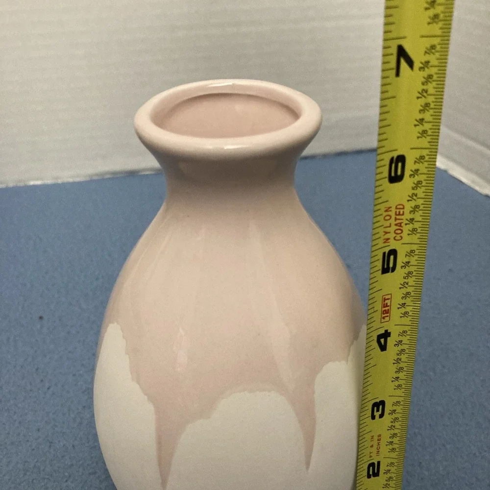 Isaac Mizrahi Loves XO Sienna‎ Pottery Vase Pink & White 6.5